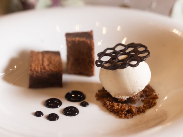 Noche de Setas - Postre Brownie de chocolate